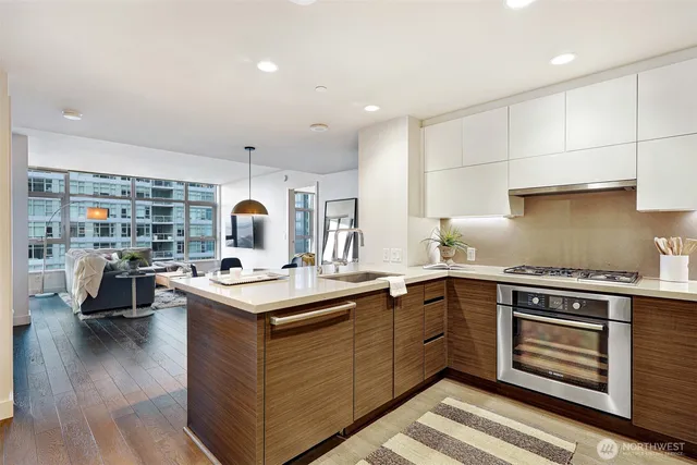 $899,000 | 588 Bell Street, Unit 2008S, Seattle, WA 98121