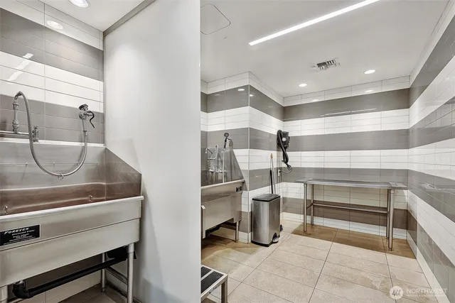 $899,000 | 588 Bell Street, Unit 2008S, Seattle, WA 98121