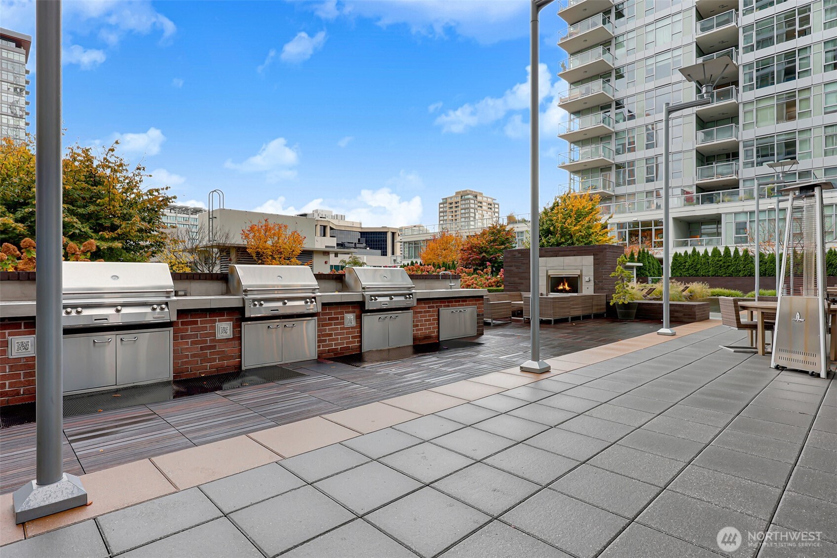 588 Bell Street, Unit 2008S Seattle, WA 98121 - Photo 33 of 38