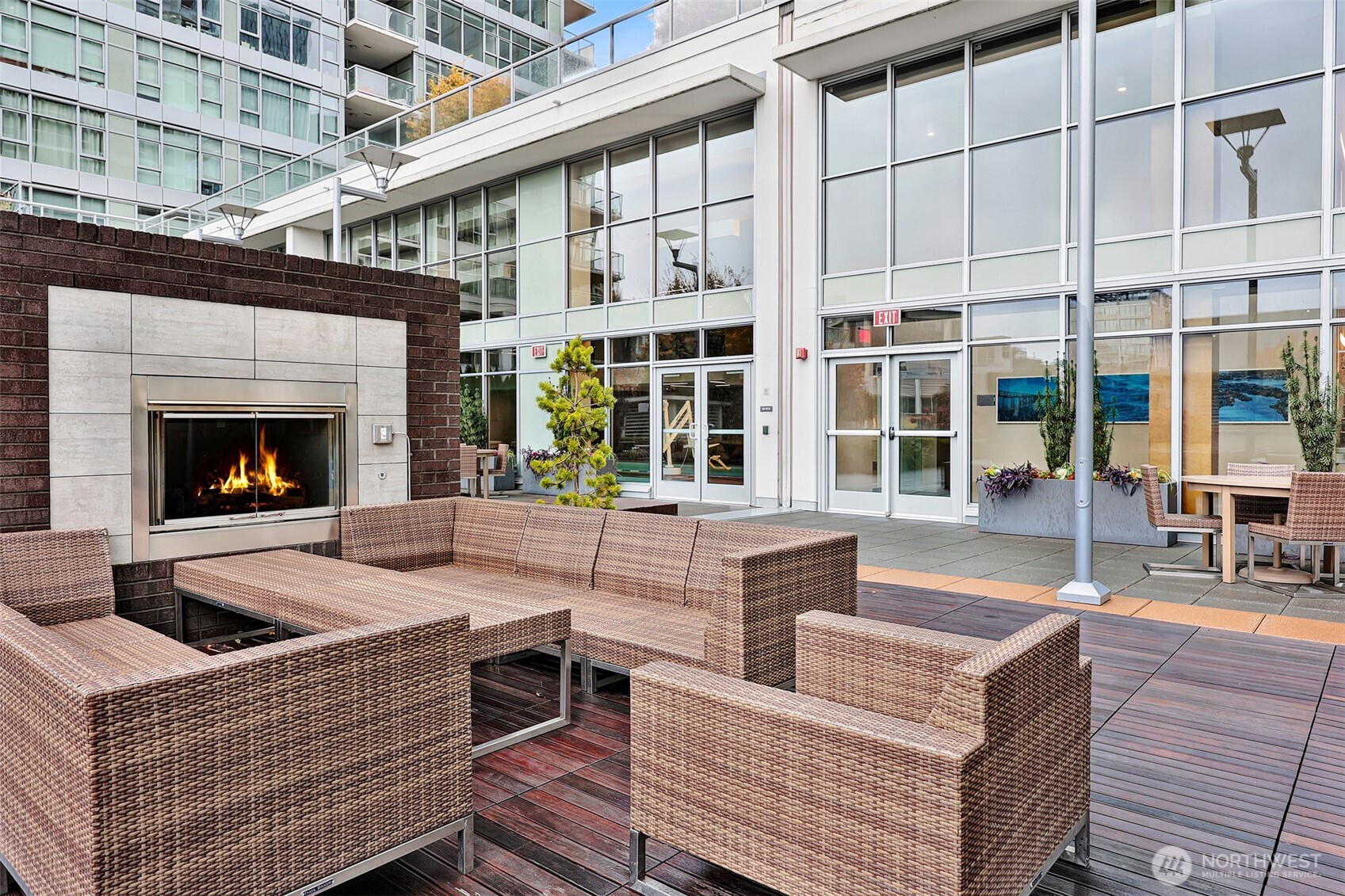 588 Bell Street, Unit 2008S Seattle, WA 98121 - Photo 34 of 38