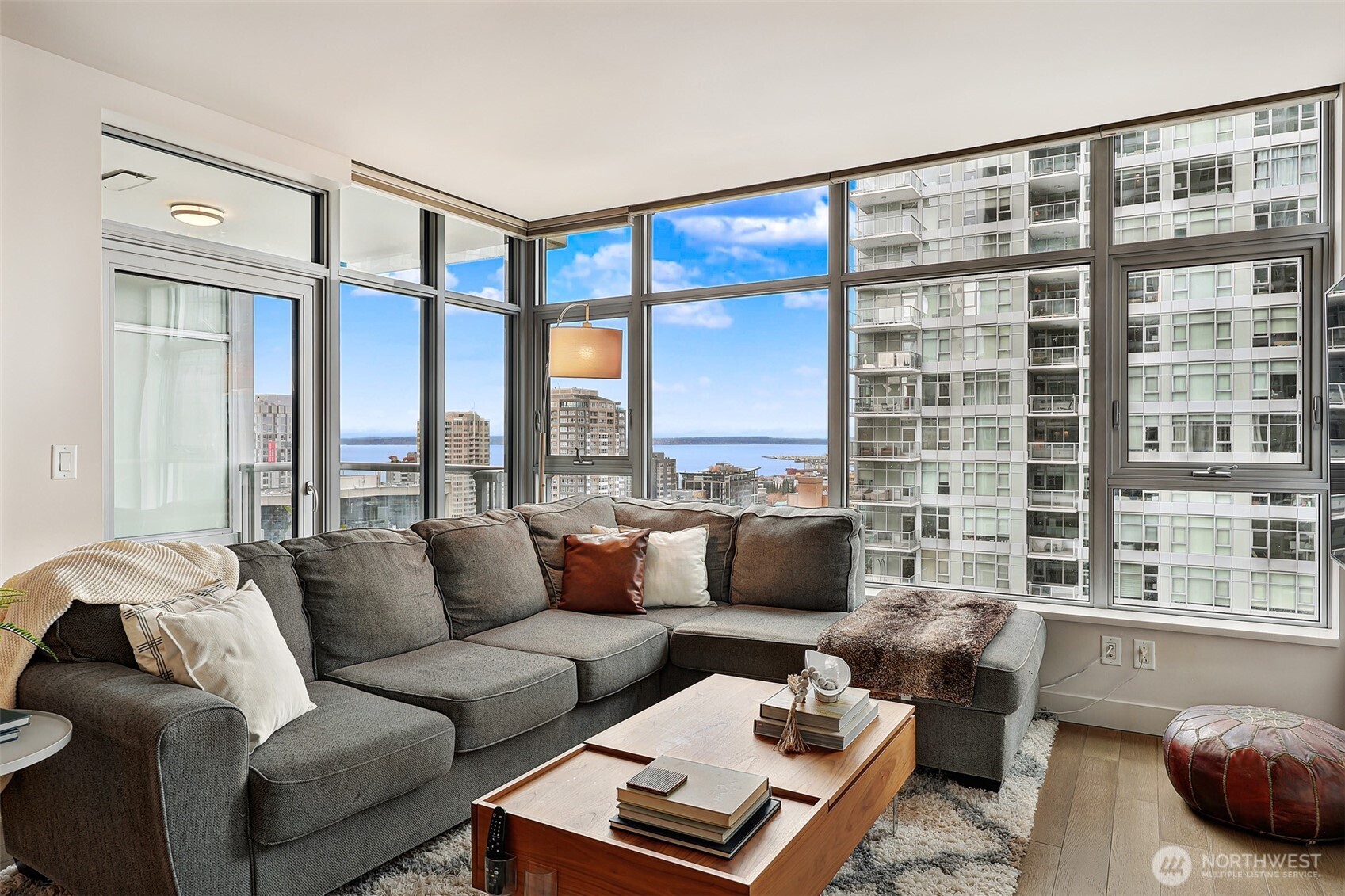 588 Bell Street, Unit 2008S Seattle, WA 98121 - Photo 5 of 38