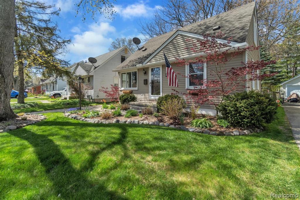 3115 Harvard Road Royal Oak, MI 48073 - Photo 3 of 34