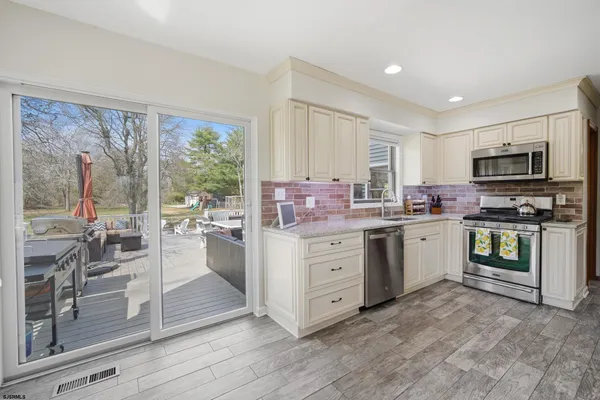 $749,900 | 331 South Vienna Avenue, Egg Harbor City, NJ 08215