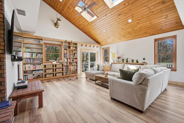 $749,900 | 331 South Vienna Avenue, Egg Harbor City, NJ 08215