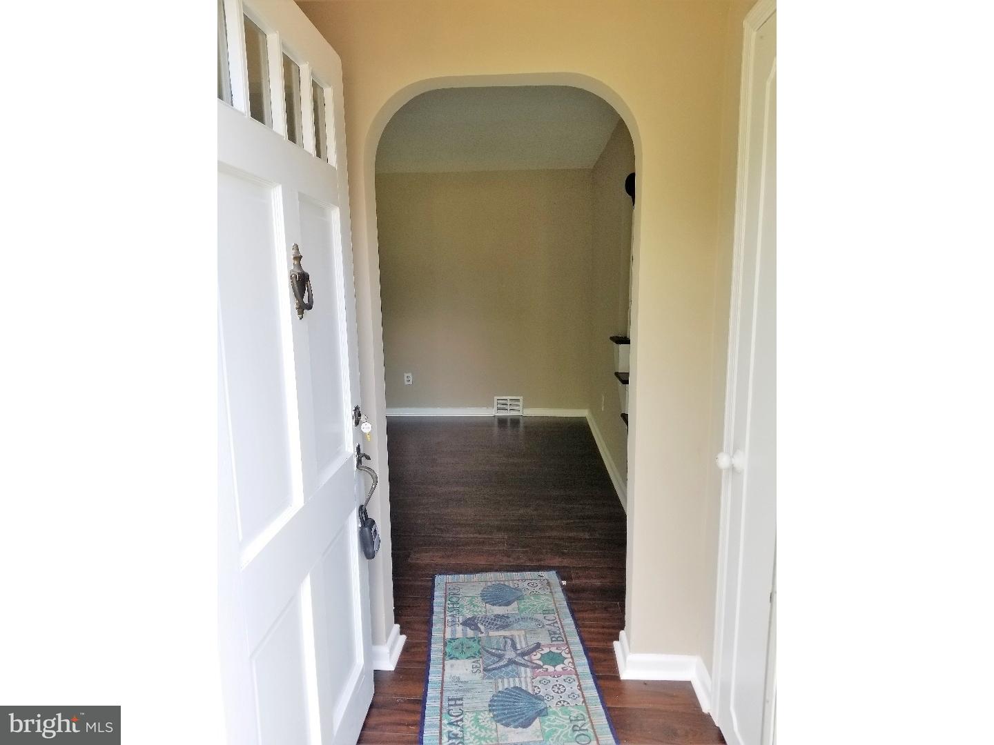 816 Maple Lane Riverside, NJ 08075 - Photo 2 of 25 Foyer