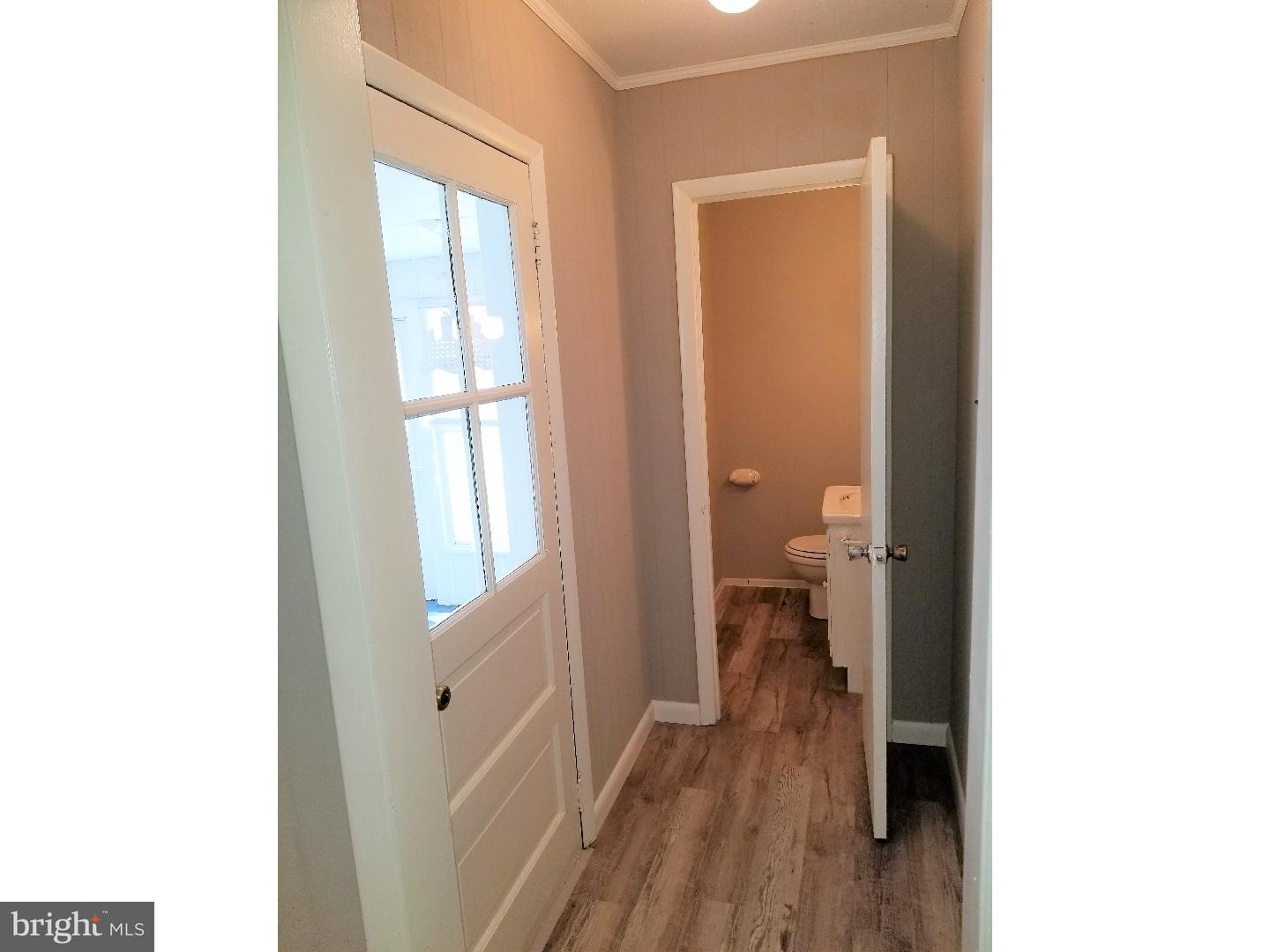 816 Maple Lane Riverside, NJ 08075 - Photo 11 of 25 Hallway