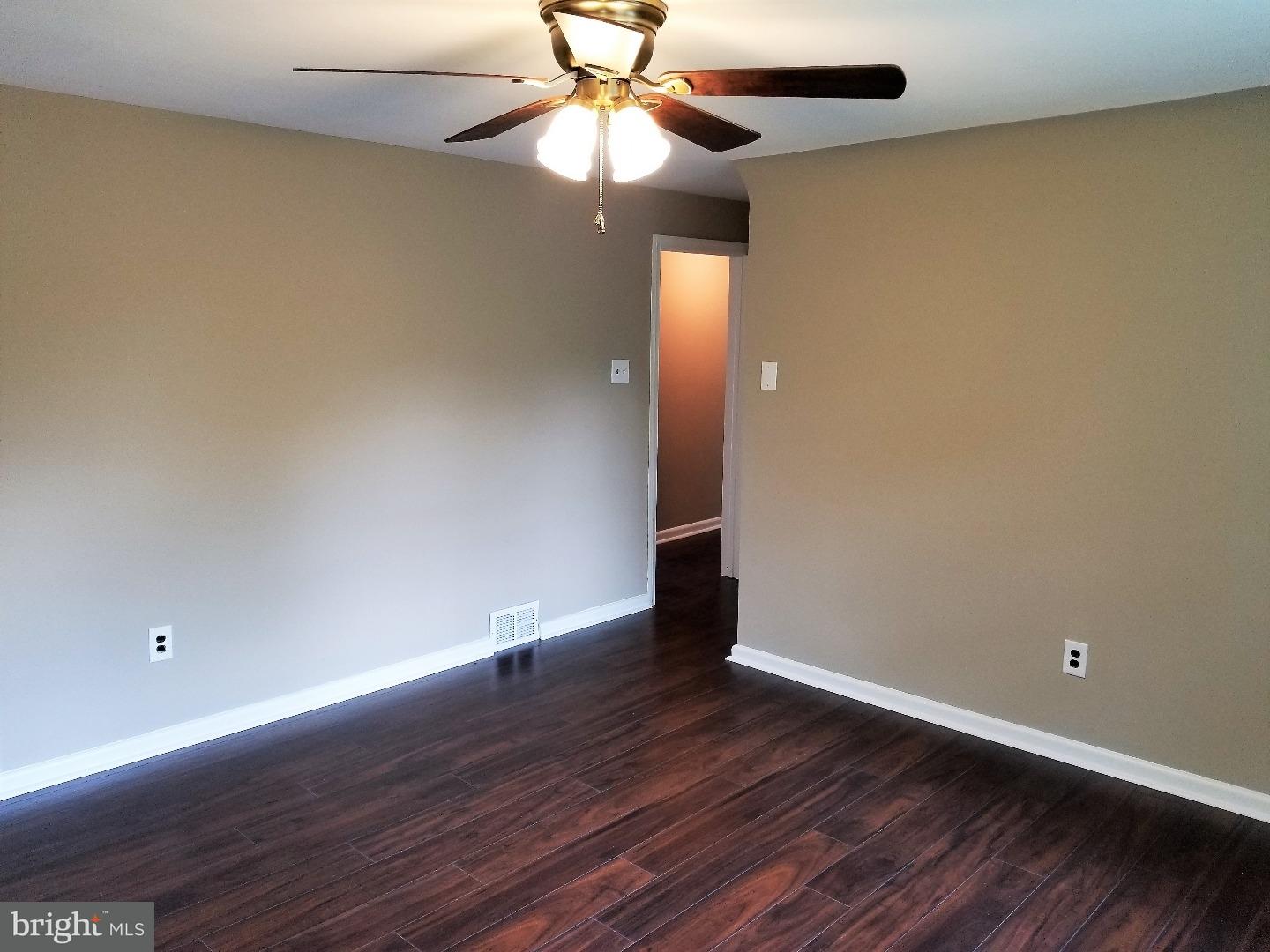 816 Maple Lane Riverside, NJ 08075 - Photo 18 of 25 Master Bedroom