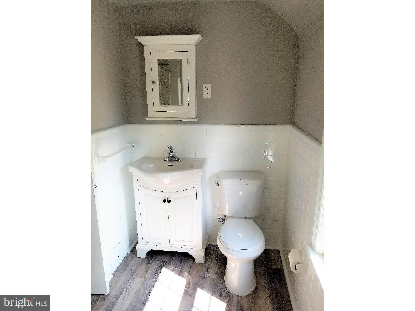 816 Maple Lane Riverside, NJ 08075 - Photo 19 of 25 Bathroom