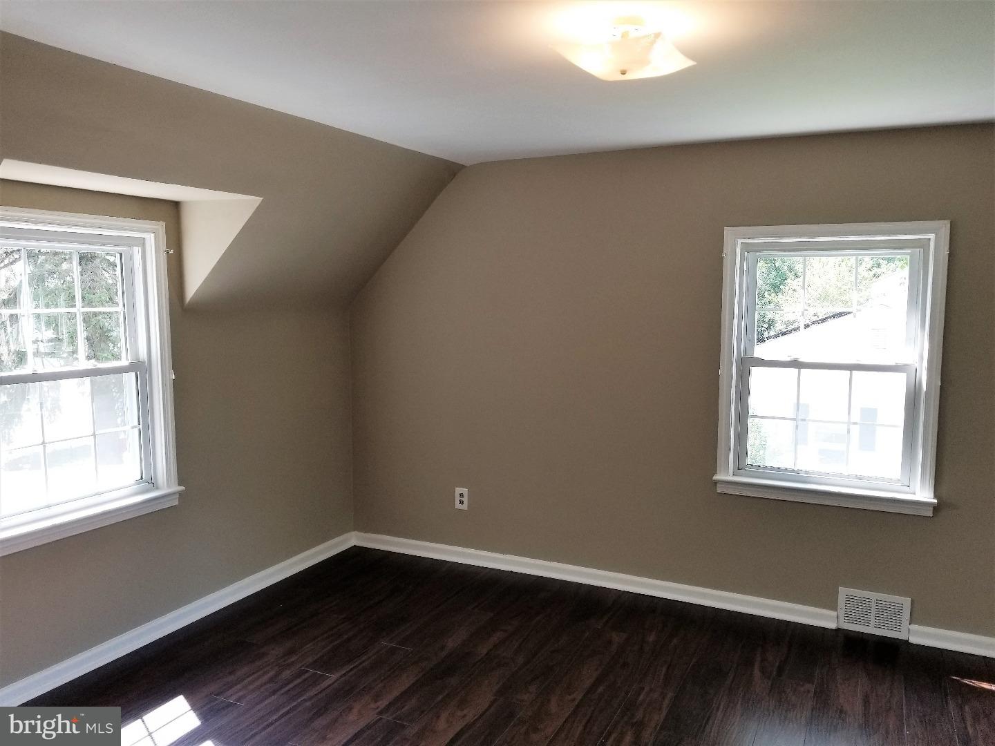 816 Maple Lane Riverside, NJ 08075 - Photo 21 of 25 Bedroom 2