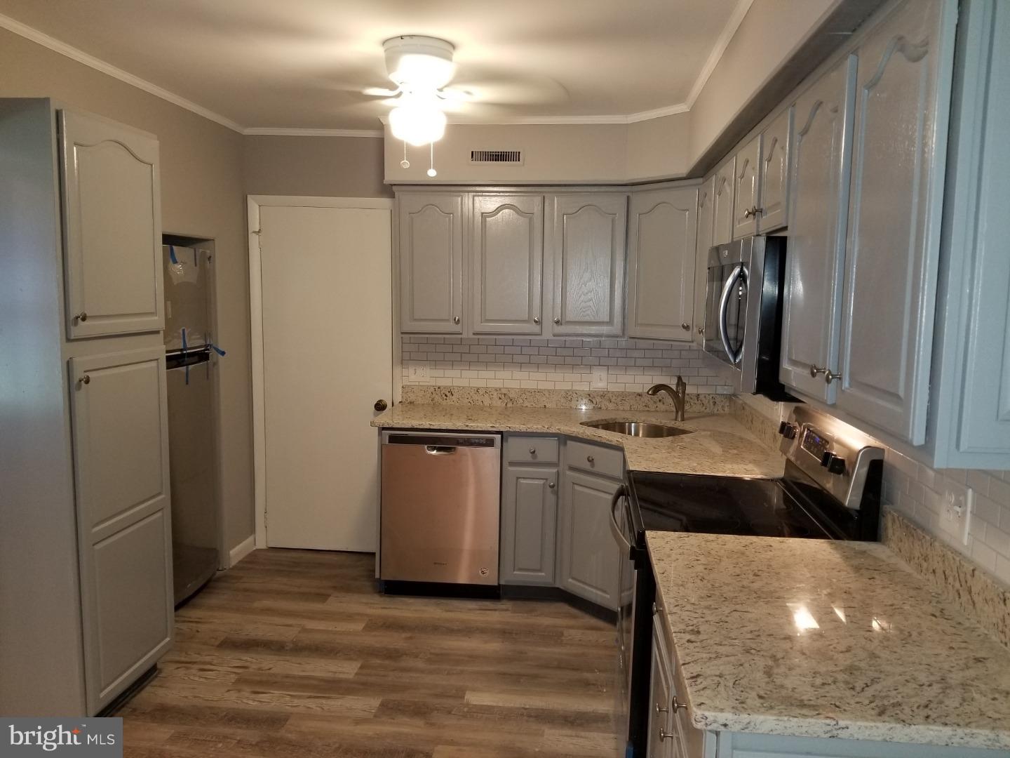 816 Maple Lane Riverside, NJ 08075 - Photo 8 of 25 Kitchen