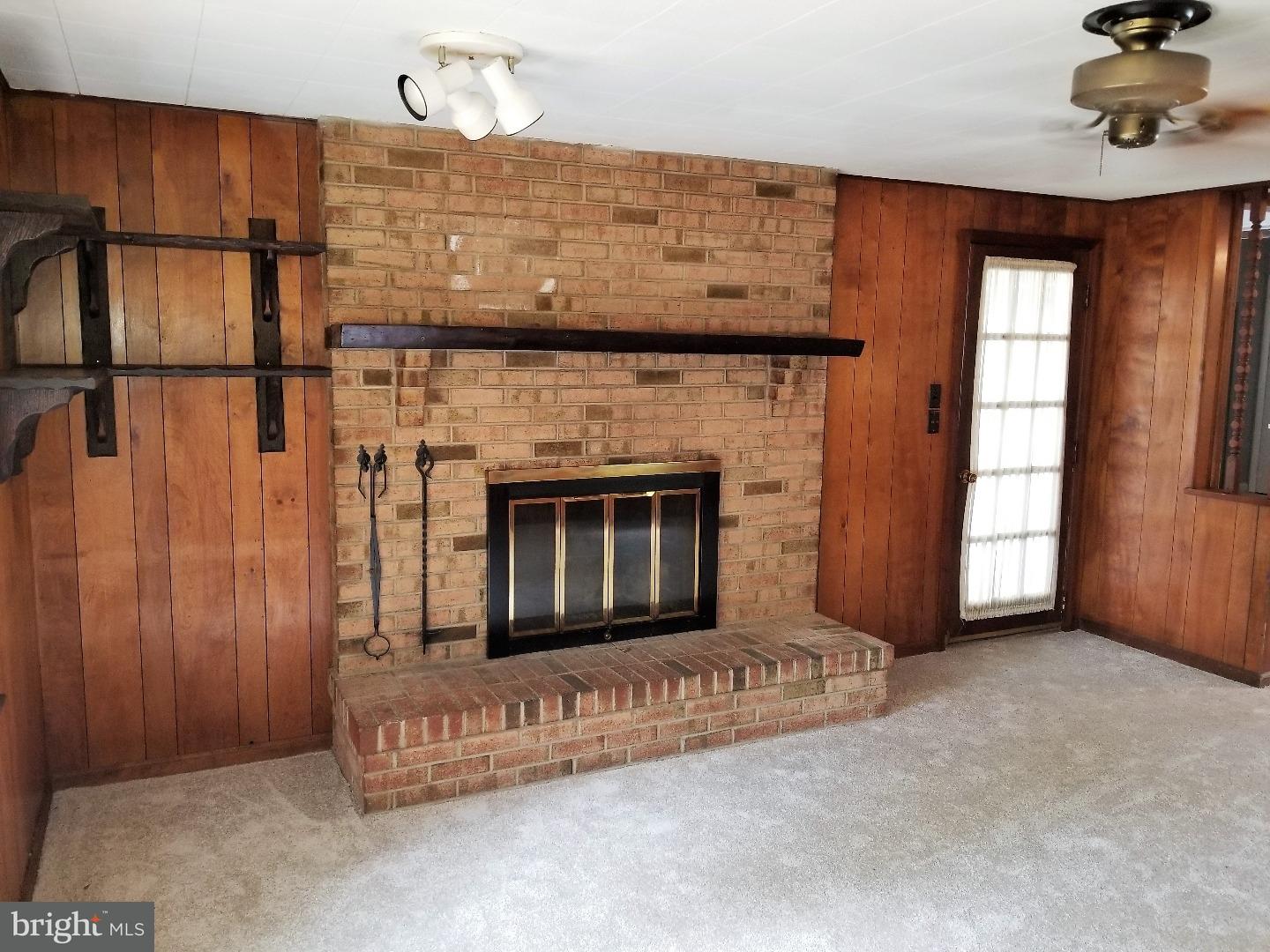 816 Maple Lane Riverside, NJ 08075 - Photo 10 of 25 Family Room