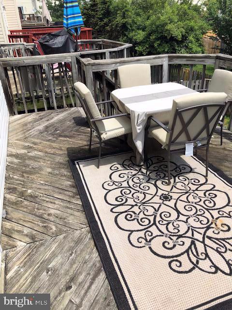 31 Victoria Square Frederick, MD 21702 - Photo 21 of 28 Deck off Kitchen