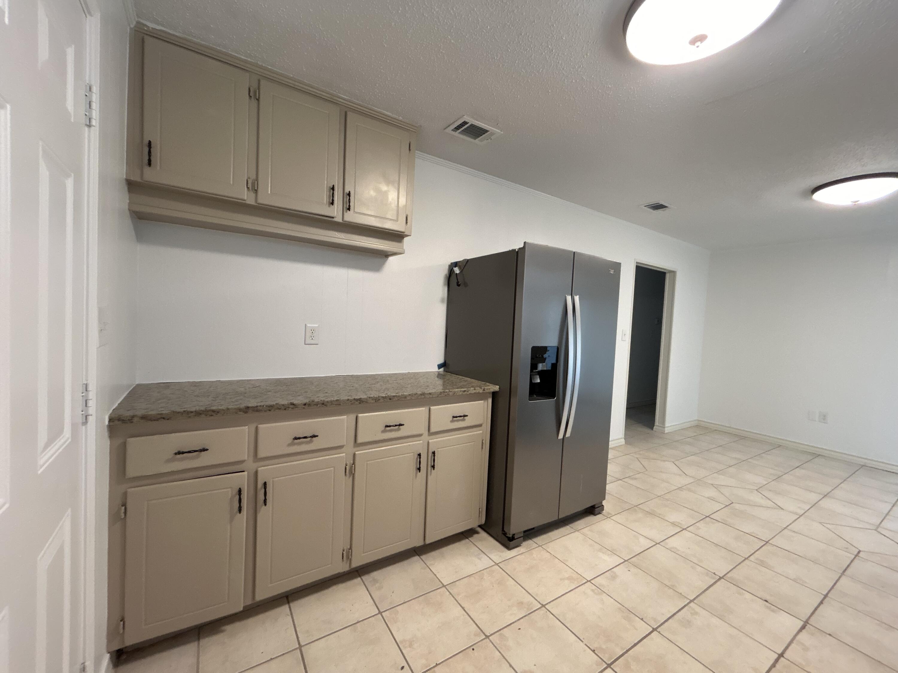107 Lea Place Crestview, FL 32539 - Photo 3 of 18 107 lea fridge