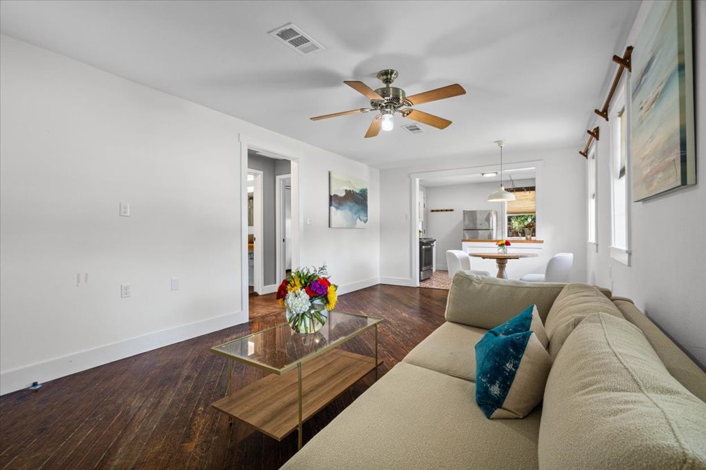 3606 Abbate Circle Austin, TX 78721 - Photo 6 of 23