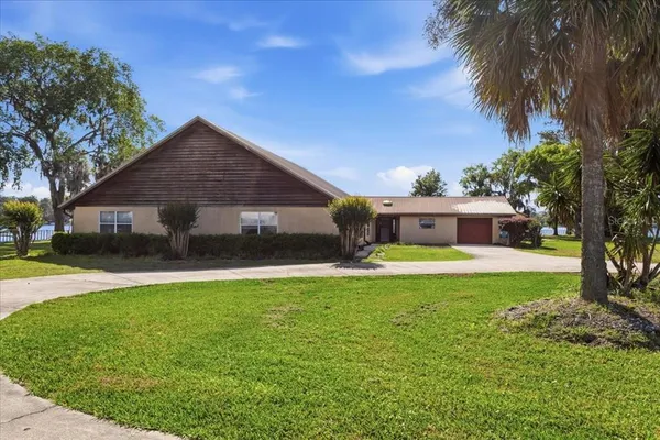 $714,900 | 229 Lake Ida Point Drive, Interlachen, FL 32148