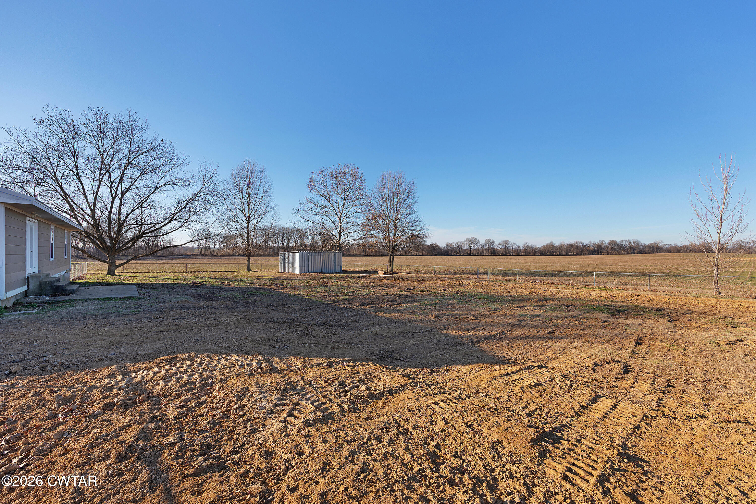 244 Loop Road Trenton, TN 38382 - Photo 5 of 25 a view of beach and ocean