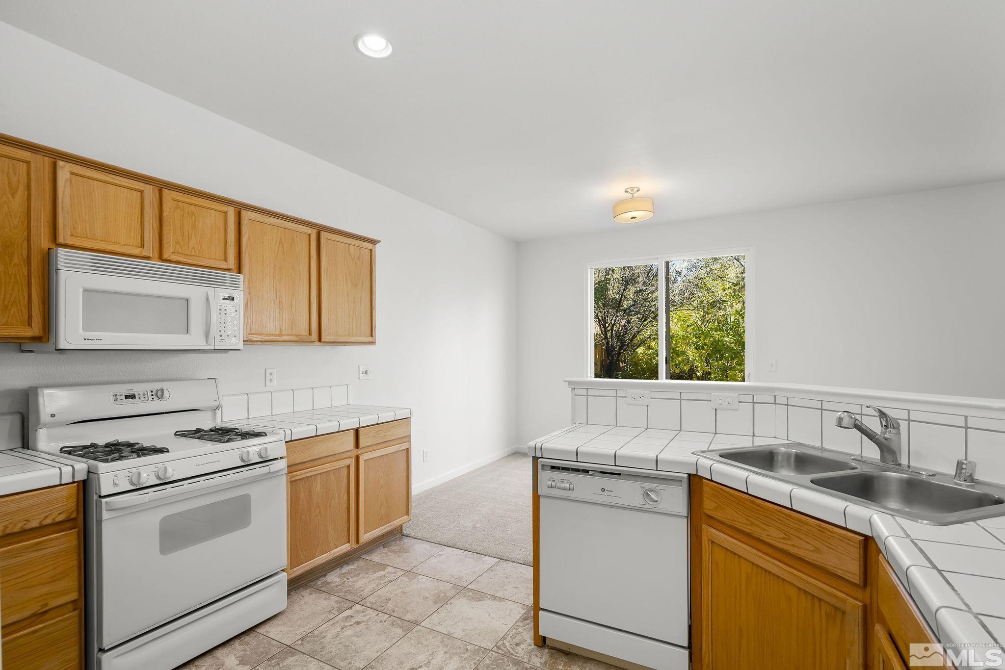 11655 Lone Desert Drive Reno, NV 89506 - Photo 7 of 17 Photo 7
