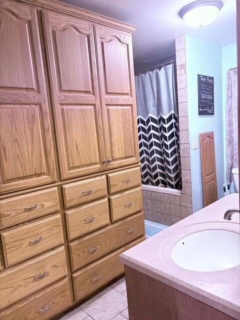30311 Highway 86 Colon, MI 49040 - Photo 17 of 21 30311bathroom