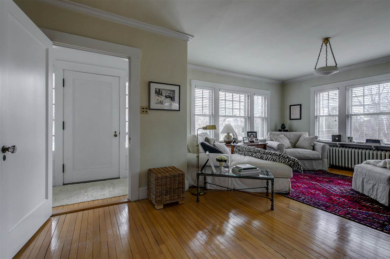 715 River Road Manchester, NH 03104 - Photo 3 of 40 Gallery Image 3