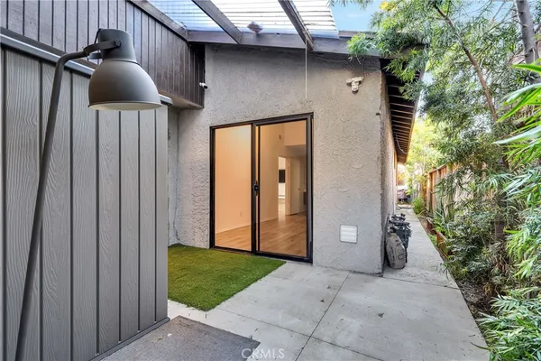 $7,795 | 602 Victoria, Venice, CA 90291