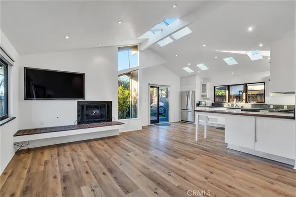 $7,795 | 602 Victoria, Venice, CA 90291