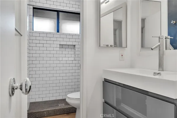$7,795 | 602 Victoria, Venice, CA 90291