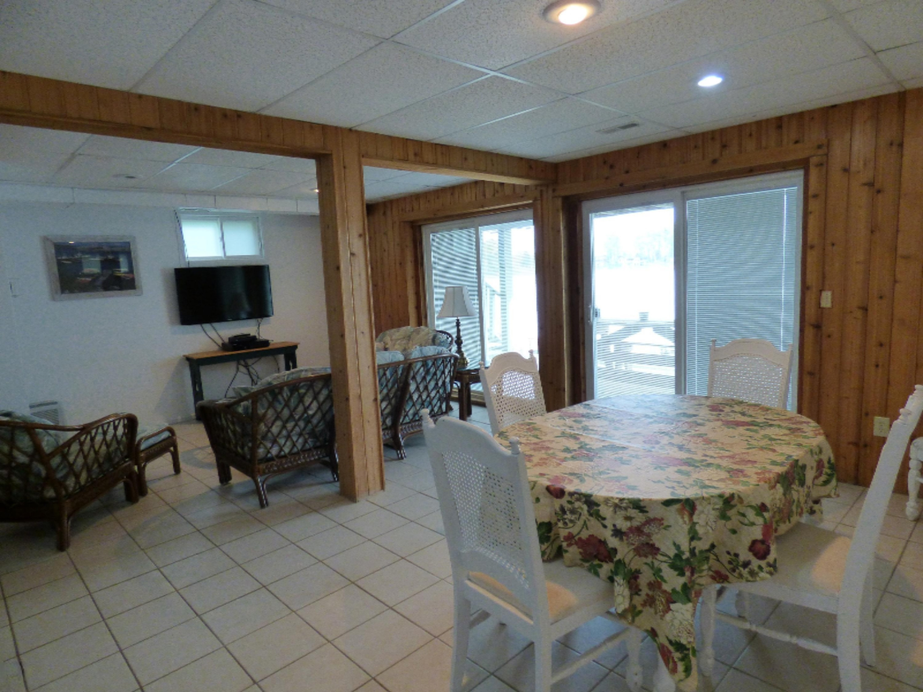 86590 60th Street Decatur, MI 49045 - Photo 14 of 27 Walkout level living area