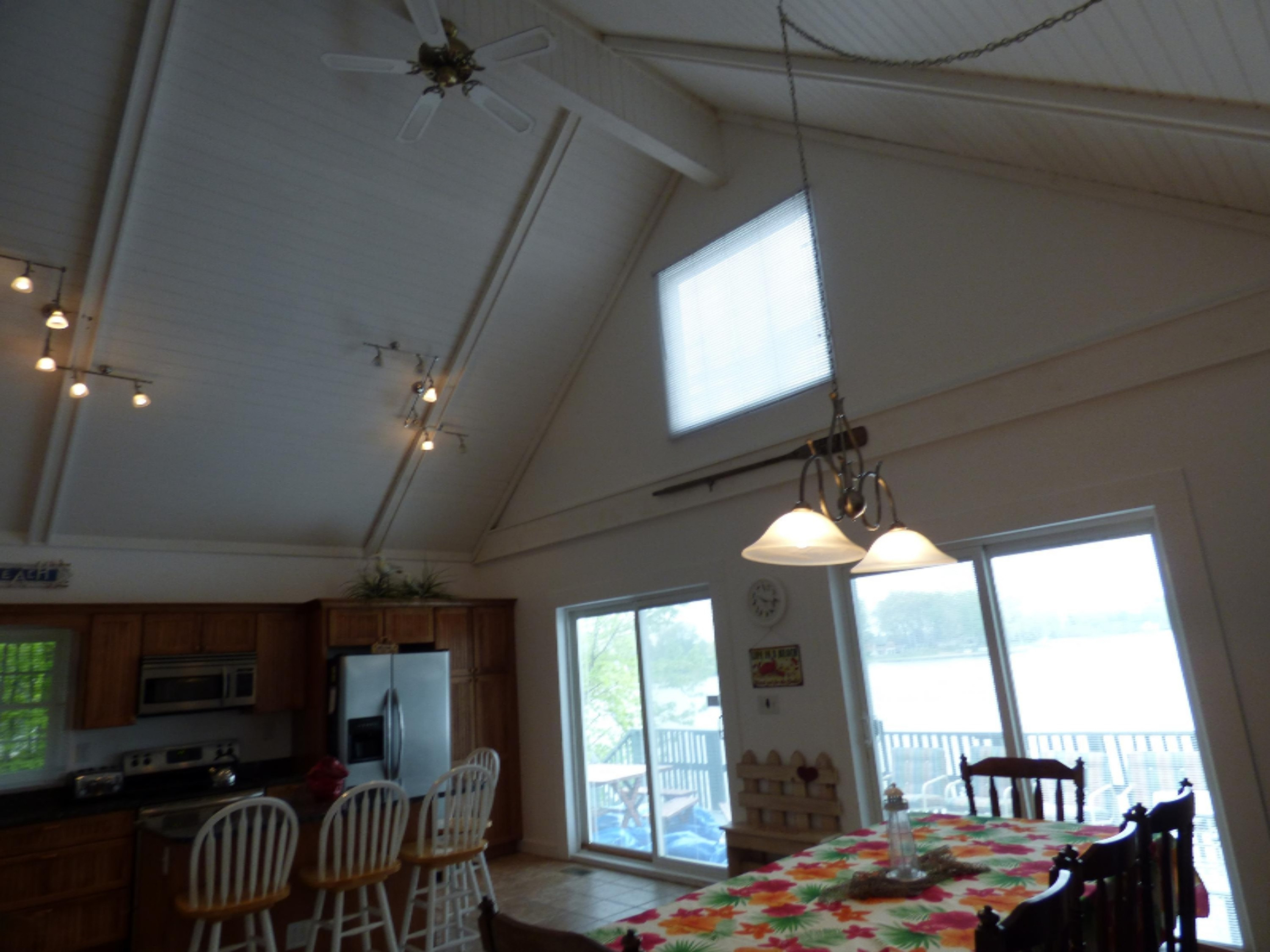 86590 60th Street Decatur, MI 49045 - Photo 8 of 27 Vaulted ceiling