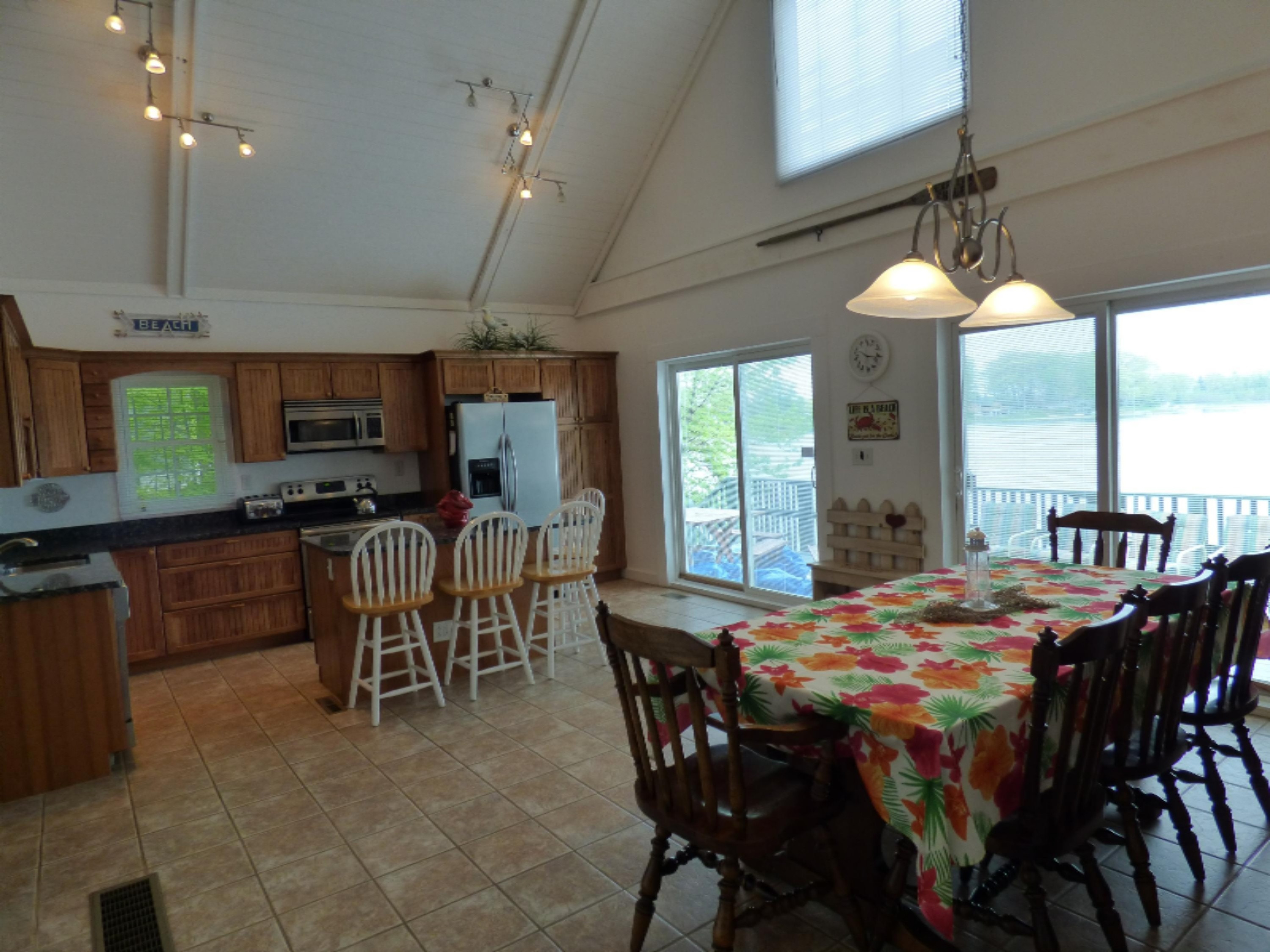 86590 60th Street Decatur, MI 49045 - Photo 9 of 27 Dual sliding doors