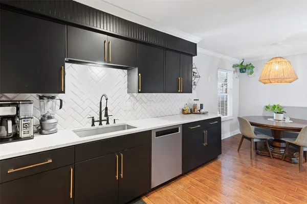 $2,800 | 3909 Holt Drive, Austin, TX 78749