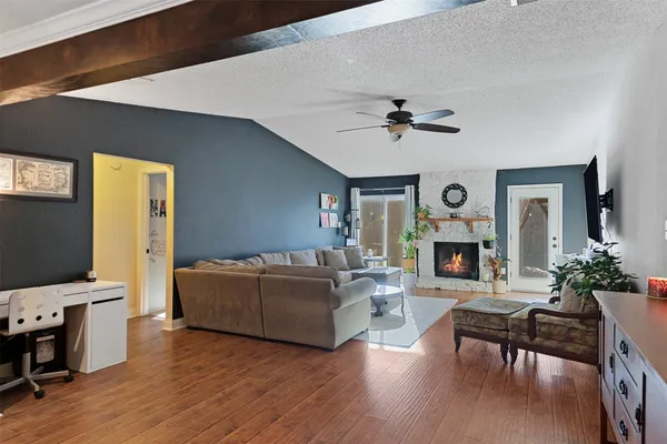 $2,800 | 3909 Holt Drive, Austin, TX 78749