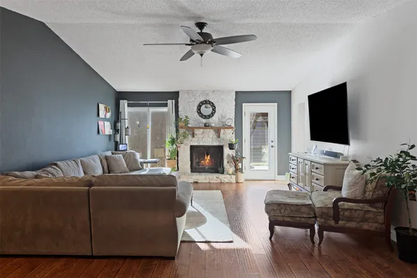 $2,800 | 3909 Holt Drive, Austin, TX 78749