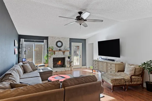 $2,800 | 3909 Holt Drive, Austin, TX 78749