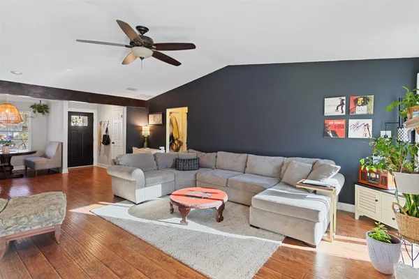 $2,800 | 3909 Holt Drive, Austin, TX 78749