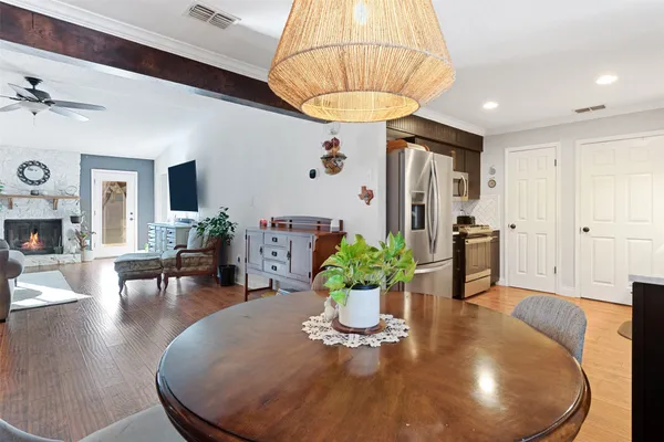 $2,800 | 3909 Holt Drive, Austin, TX 78749