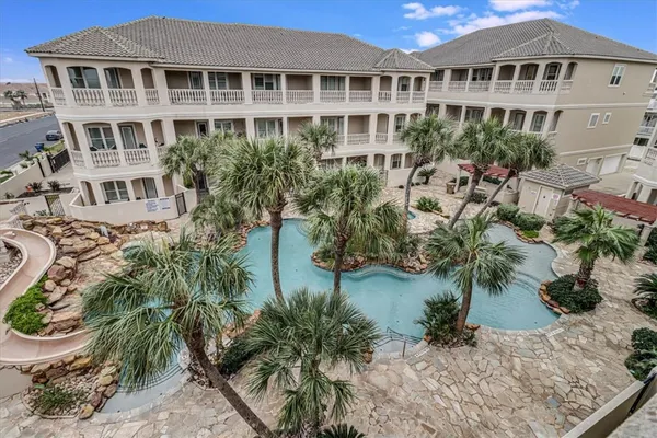 $3,000 | 14910 Leeward Drive, Unit 304, Corpus Christi, TX 78418