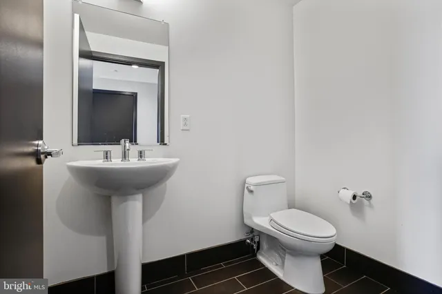 a view of terrace with sky view