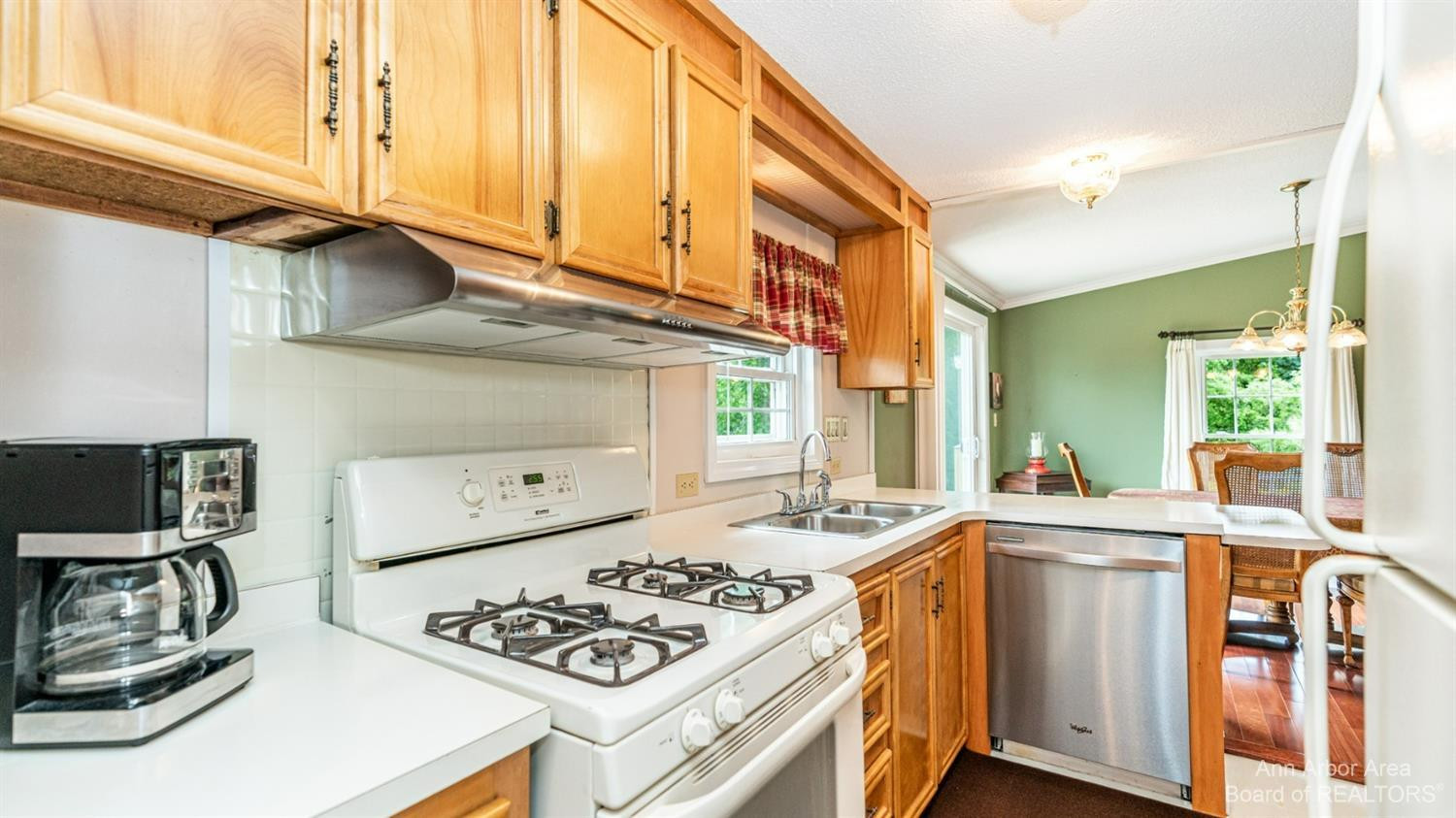 18265 Garvey Road Chelsea, MI 48118 - Photo 25 of 55 Kitchen