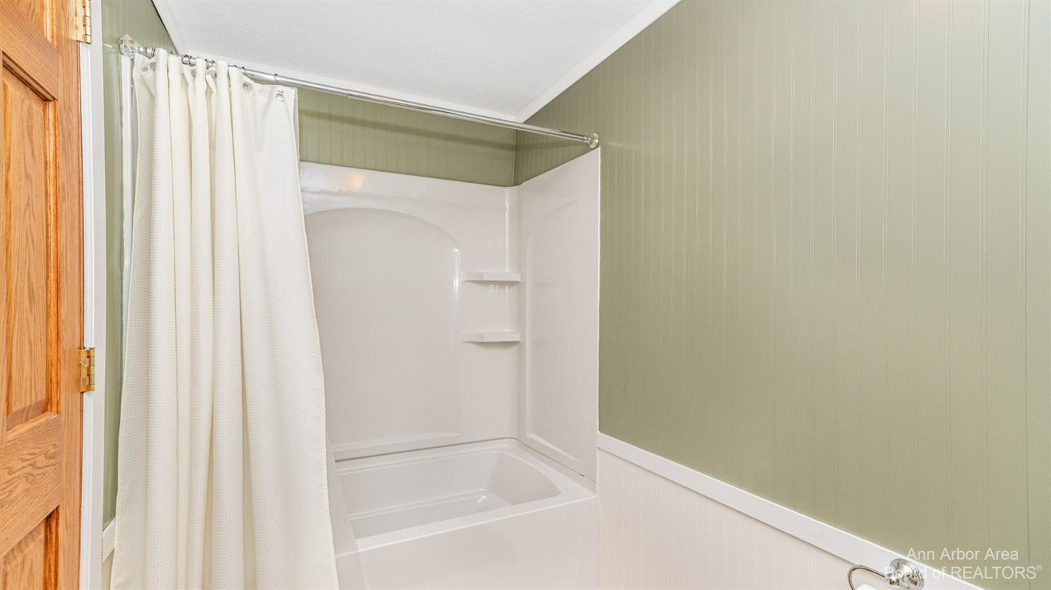 18265 Garvey Road Chelsea, MI 48118 - Photo 32 of 55 New insert in bath