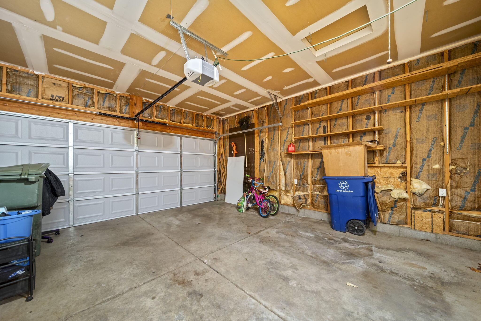 2985 Briar Ridge Road Columbus, OH 43232 - Photo 36 of 48 Garage