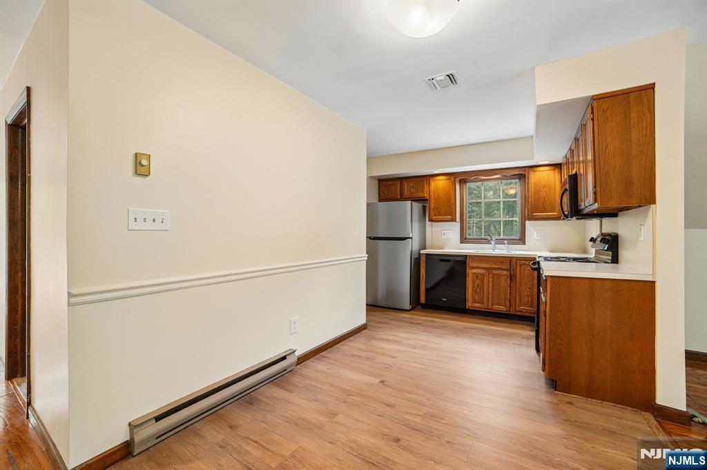 147 Kinnelon Road, Unit REDCARRIAGE Butler, NJ 07405 - Photo 9 of 20 Gallery Image 9