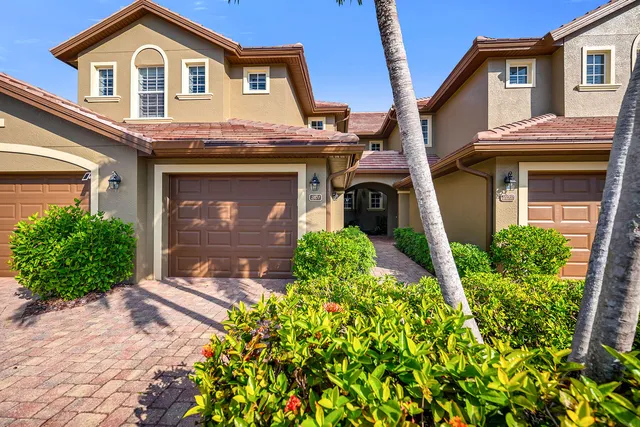 $584,900 | 6689 Alden Woods Circle, Unit 201, Naples, FL 34113