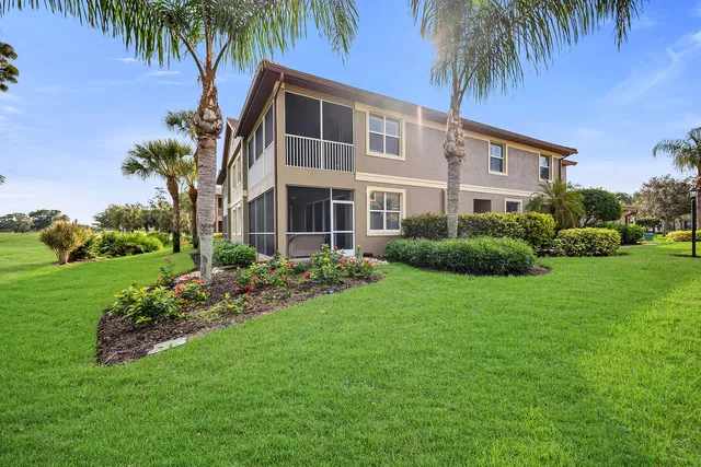 $584,900 | 6689 Alden Woods Circle, Unit 201, Naples, FL 34113