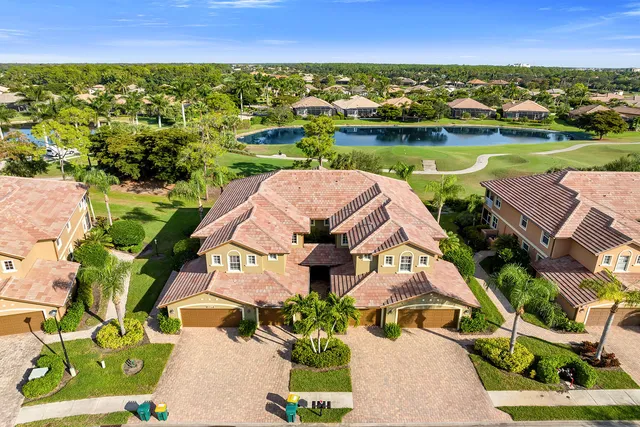 $584,900 | 6689 Alden Woods Circle, Unit 201, Naples, FL 34113