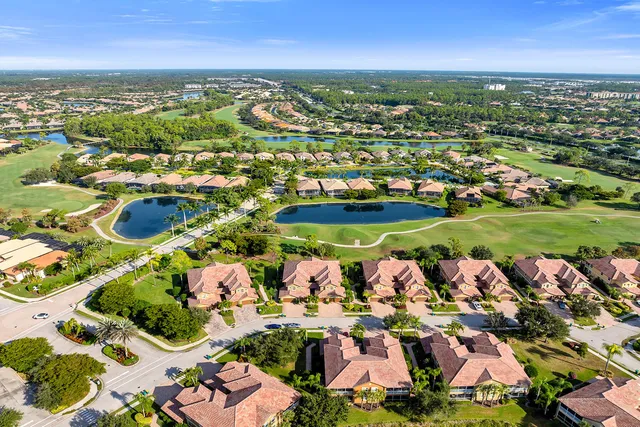 $584,900 | 6689 Alden Woods Circle, Unit 201, Naples, FL 34113