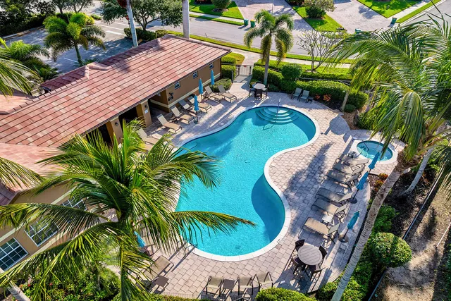 $584,900 | 6689 Alden Woods Circle, Unit 201, Naples, FL 34113