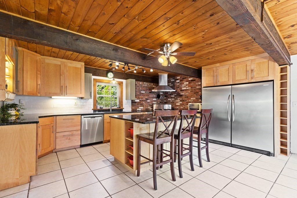 110 Main Street Topsfield, MA 01983 - Photo 4 of 36
