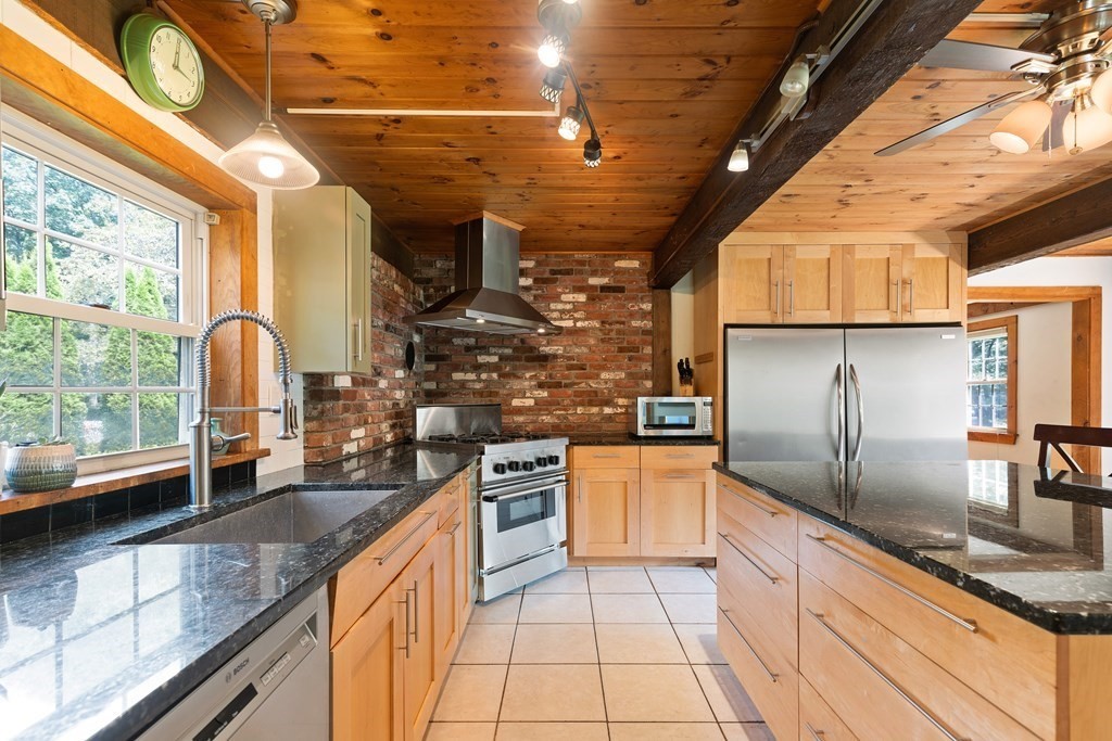 110 Main Street Topsfield, MA 01983 - Photo 6 of 36