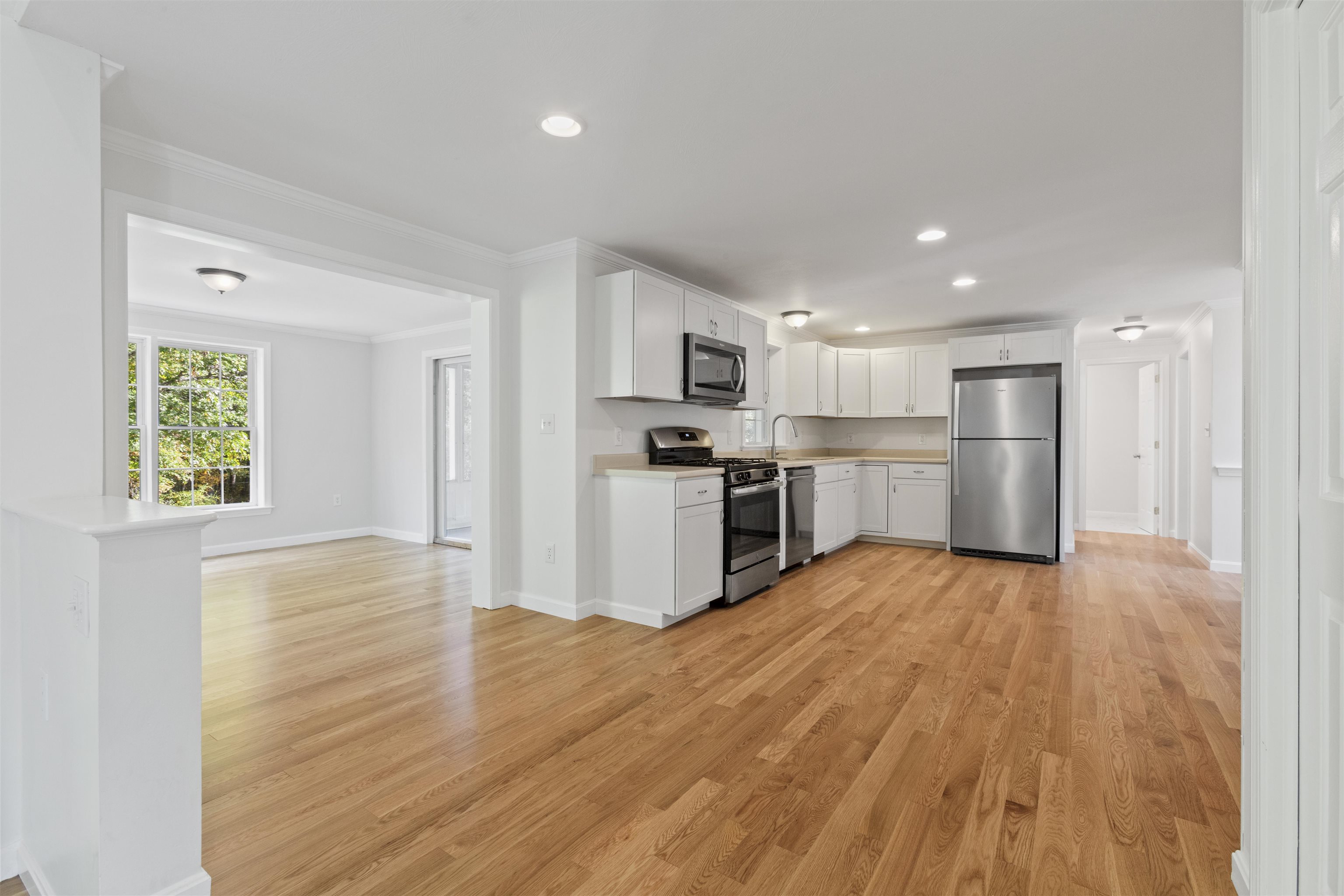 5 Springfield Circle Merrimack, NH 03054 - Photo 4 of 59