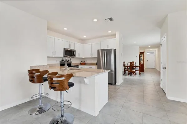 $2,700 | 3293 Hilltop Circle, Bradenton, FL 34211